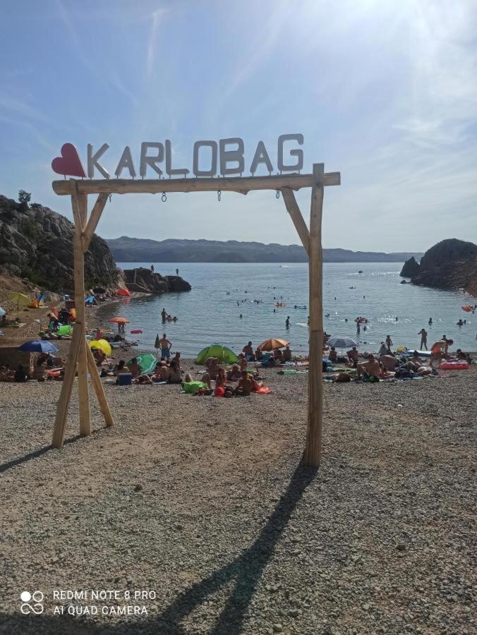 Apartmani Ivankovic Karlobag Exterior foto