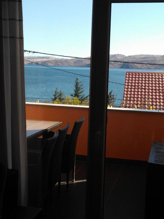 Apartmani Ivankovic Karlobag Exterior foto