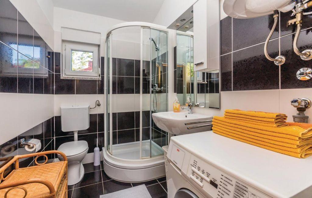 Apartmani Ivankovic Karlobag Exterior foto