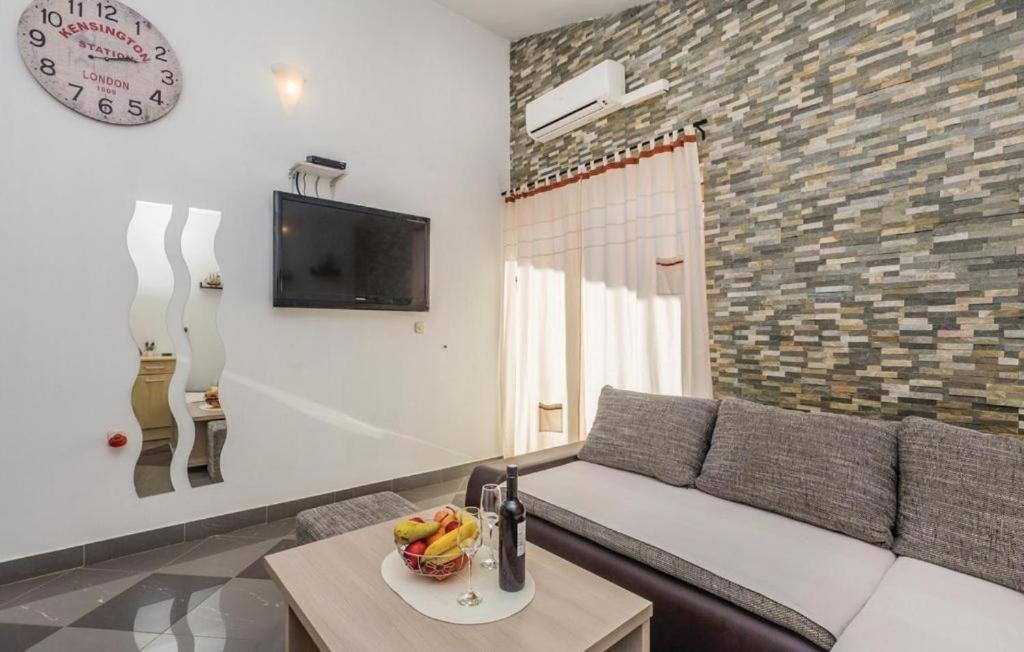 Apartmani Ivankovic Karlobag Exterior foto