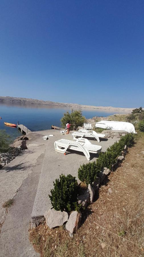Apartmani Ivankovic Karlobag Exterior foto
