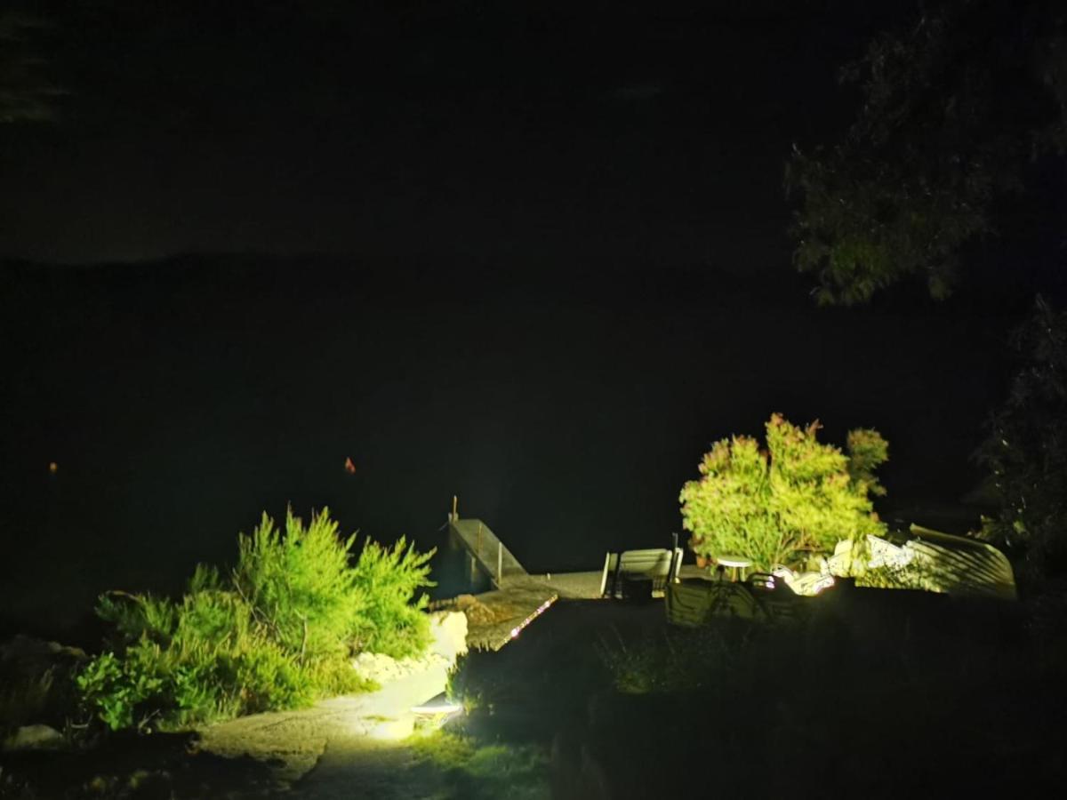 Apartmani Ivankovic Karlobag Exterior foto