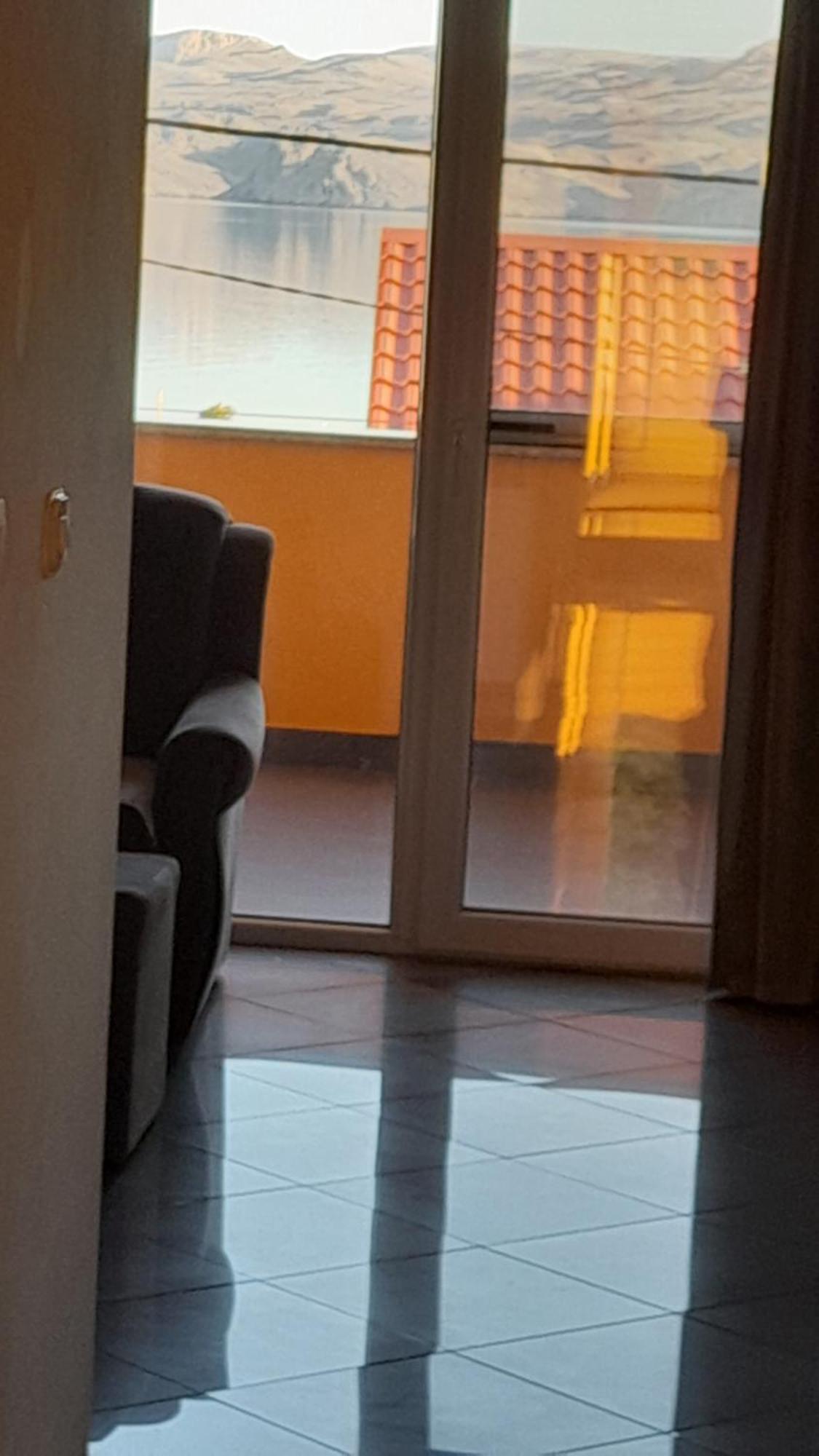Apartmani Ivankovic Karlobag Zimmer foto